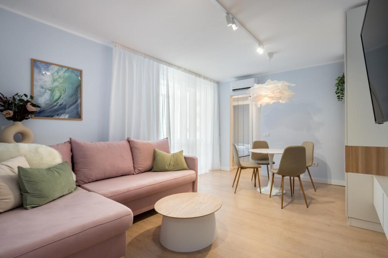 Candy Land Downtown Apartment Bucharest Exterior photo